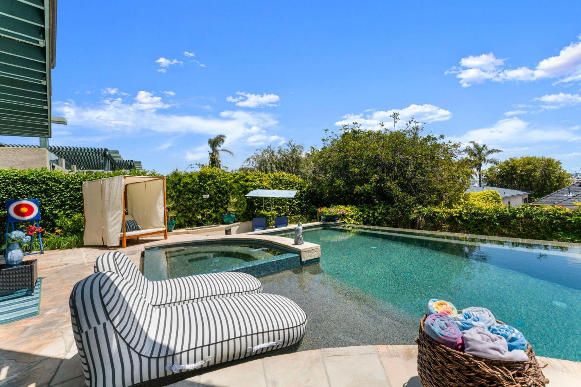 Apartment The Pool Side Hideaway With Golf Cart *