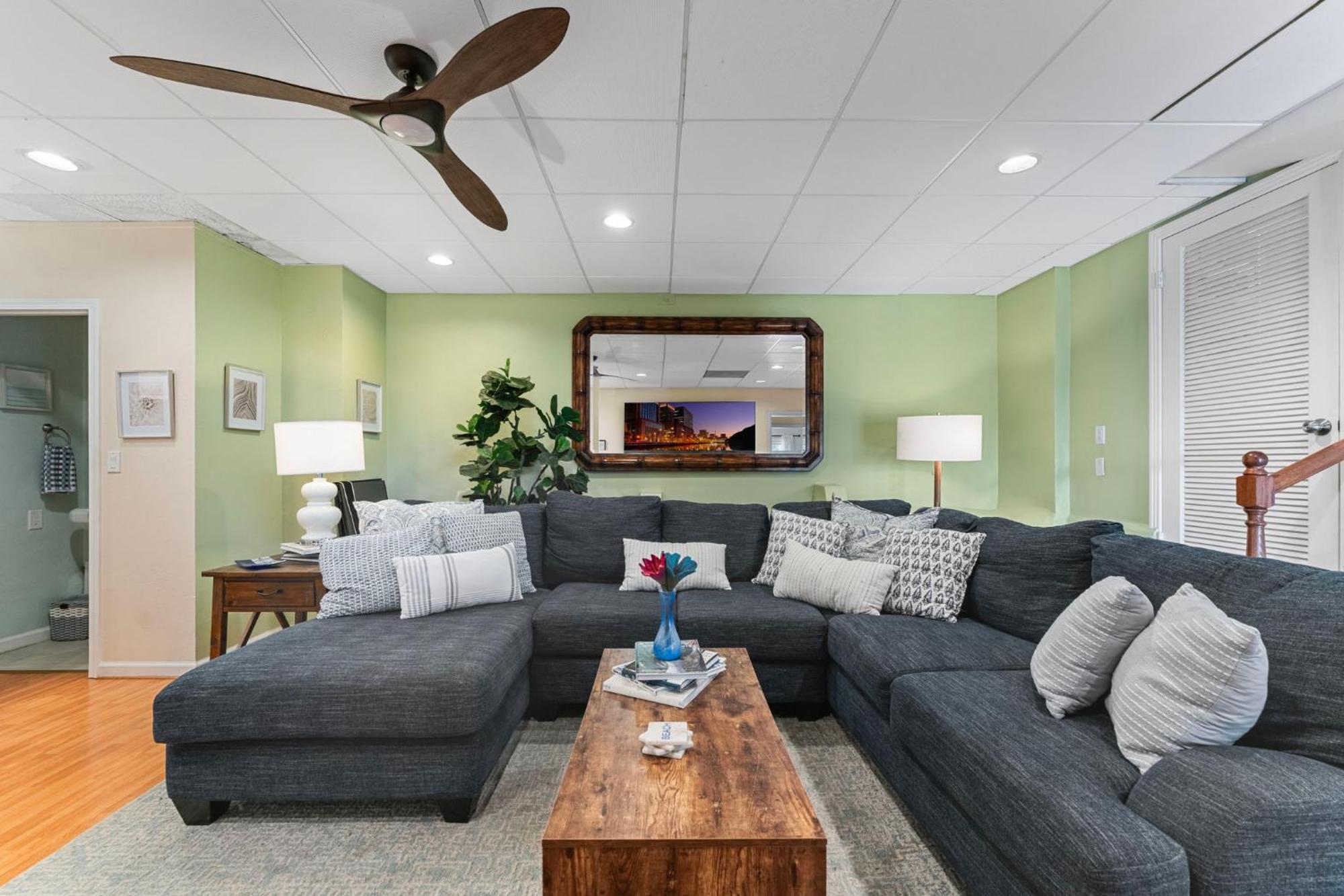 Apartment The Pool Side Hideaway With Golf Cart *