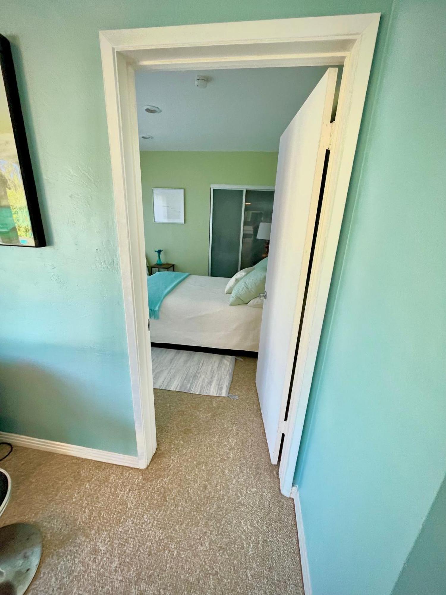 Apartamento The Pool Side Hideaway With Golf Cart